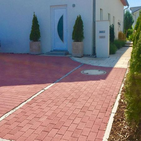 Neues Zimmerapartment Mit Bad Neckarwestheim Eksteriør billede